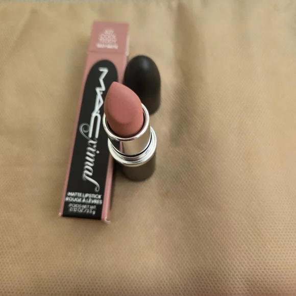 MAC CooL Teddy Macximal Silky Matte Lipstick - Picture 5 of 5